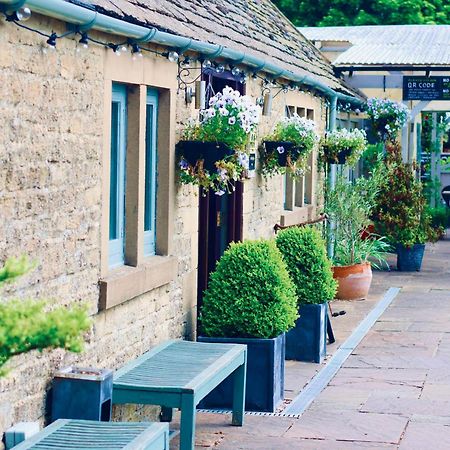 Hotel The Ragged Cot Minchinhampton Exterior foto
