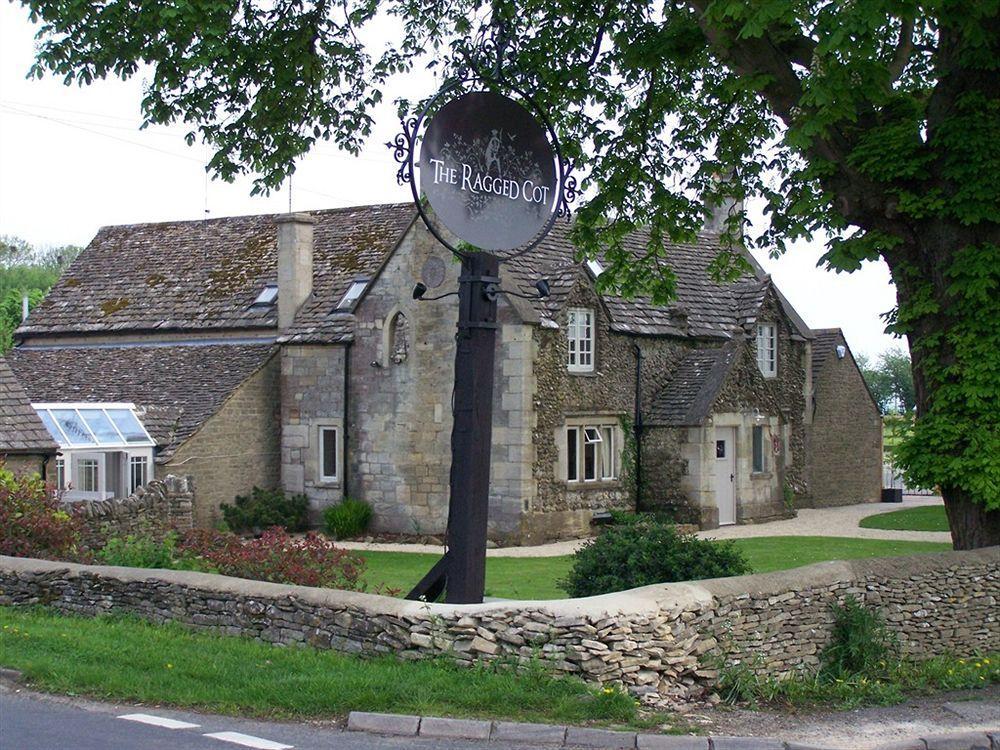 Hotel The Ragged Cot Minchinhampton Exterior foto