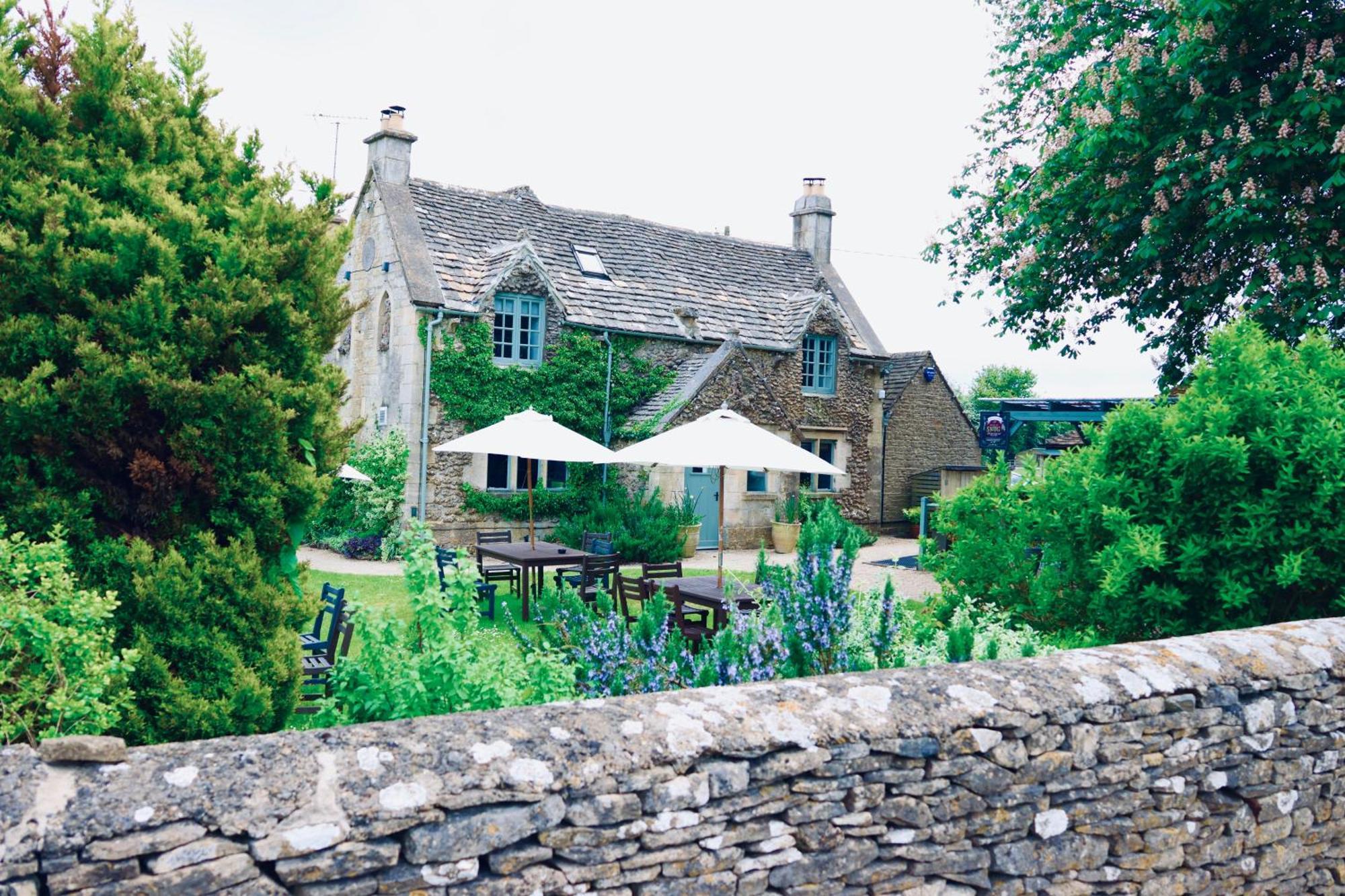 Hotel The Ragged Cot Minchinhampton Exterior foto