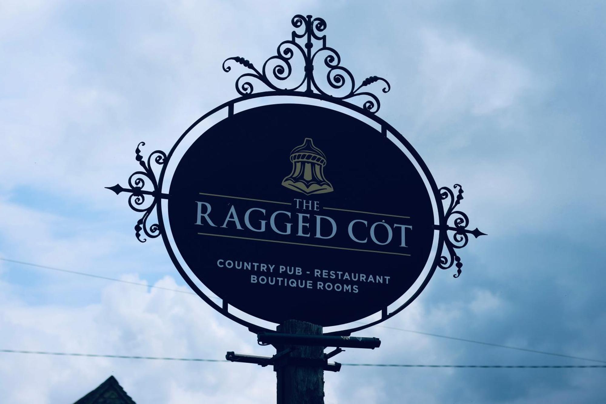 Hotel The Ragged Cot Minchinhampton Exterior foto